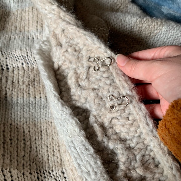 Free People Gray Sweater🤍 - Picture 3 of 4